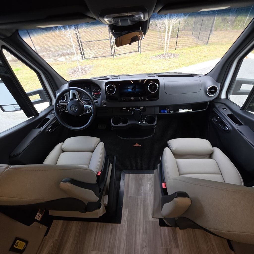 2025 Tiffin Motorhomes Wayfarer Class C Motorhome