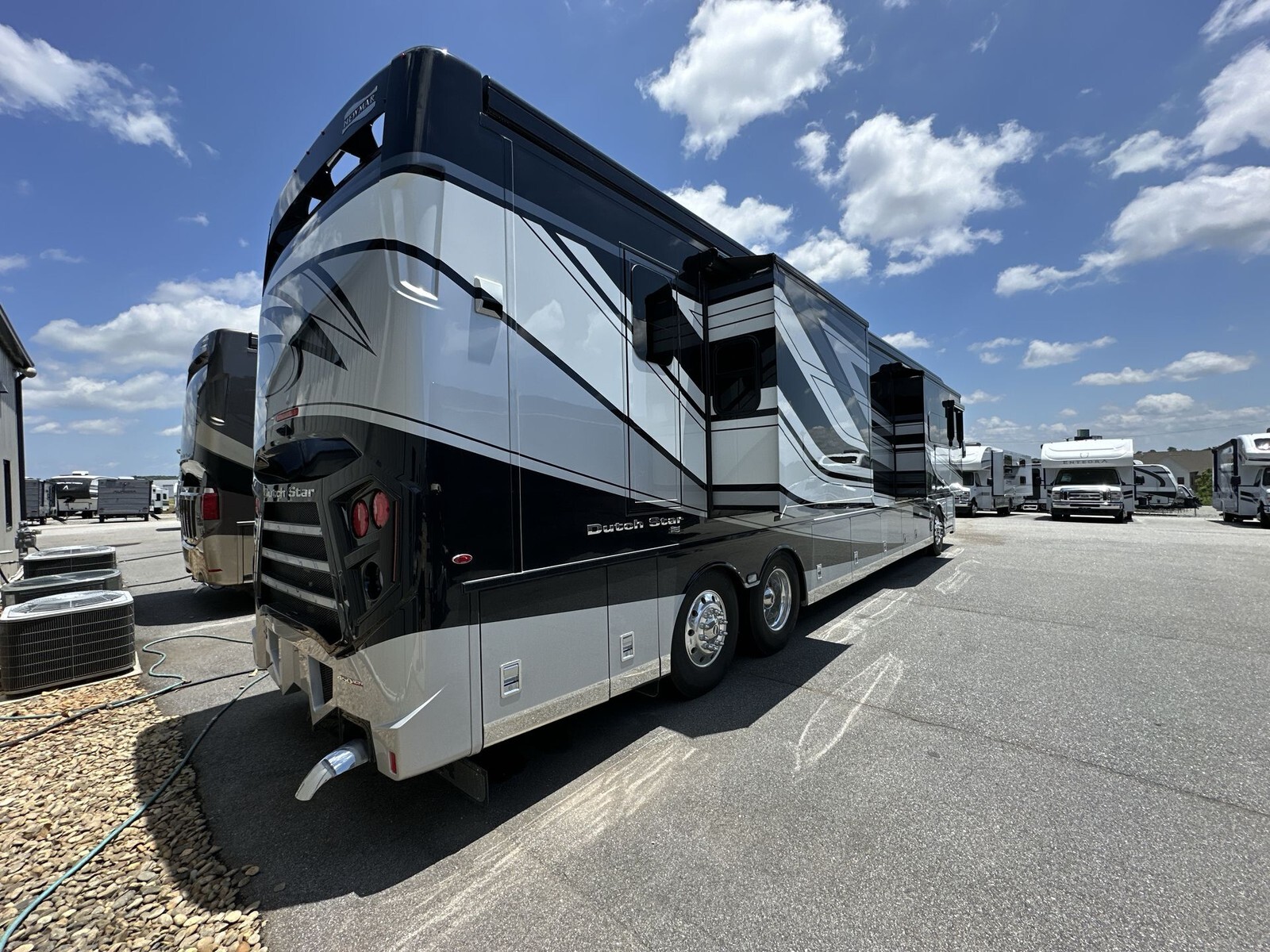 2026 Newmar Dutch Star