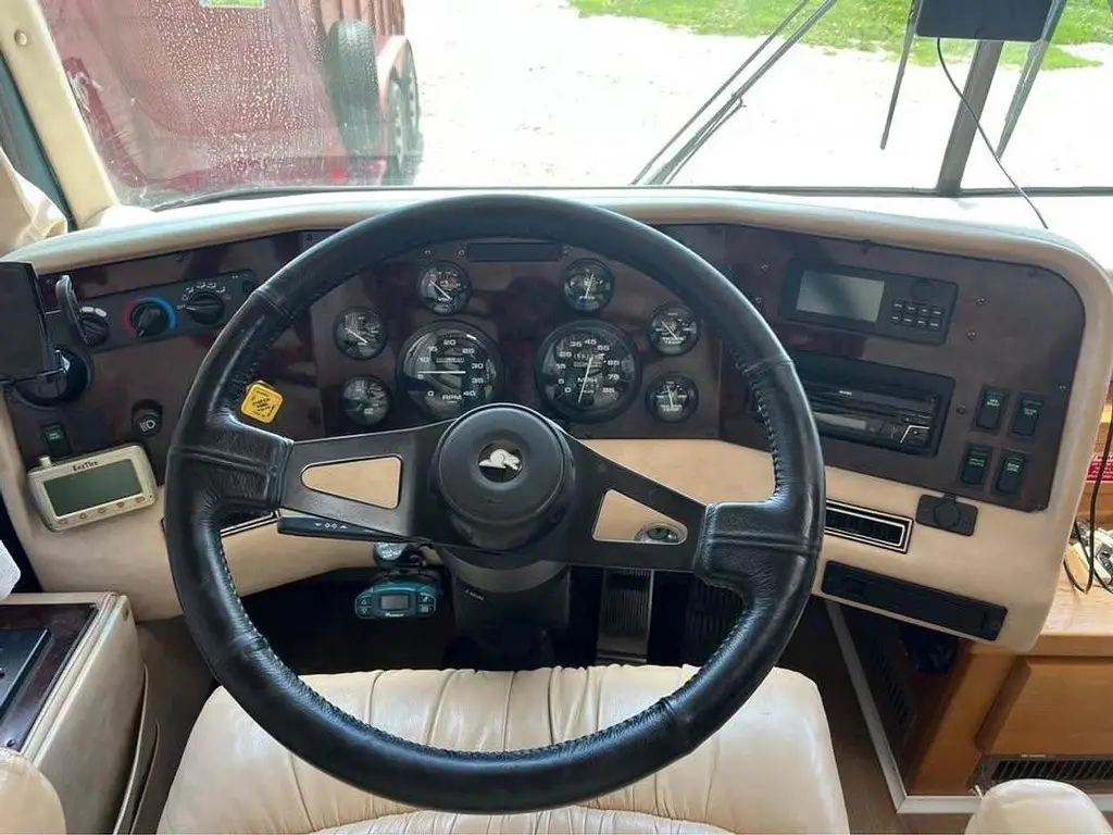 2000 Beaver Contessa Motorized Class A