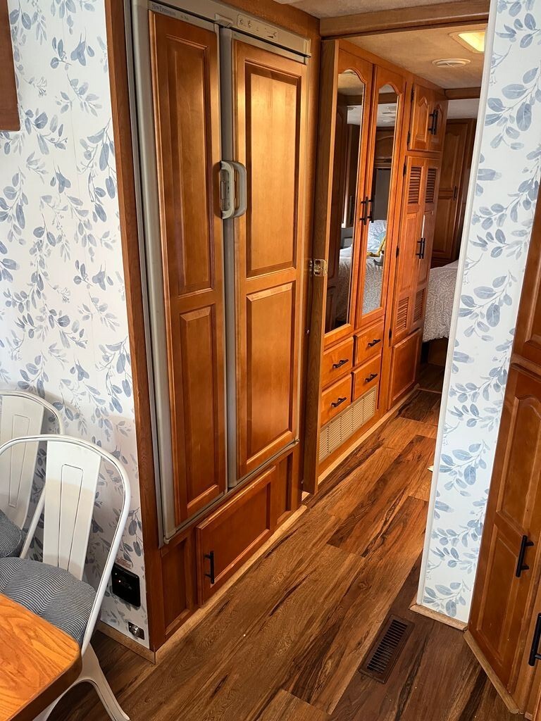 2000 Damon Escaper Class A Motorhome