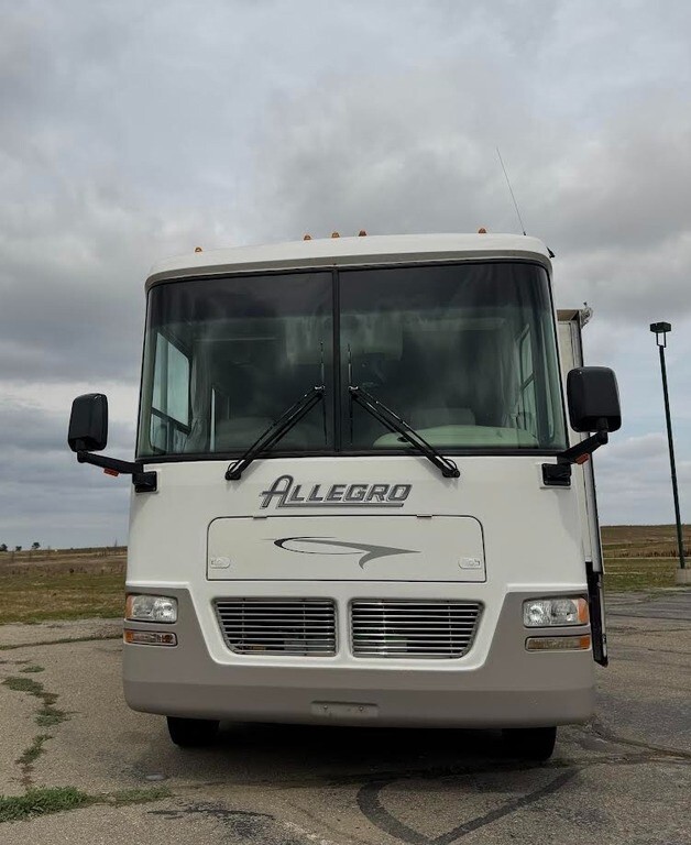 2002 Tiffin Motorhomes Allegro Bay Motorized Class A
