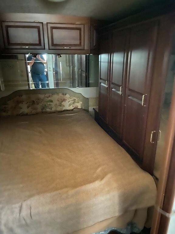 2002 Winnebago Journey DL Motorized Class A