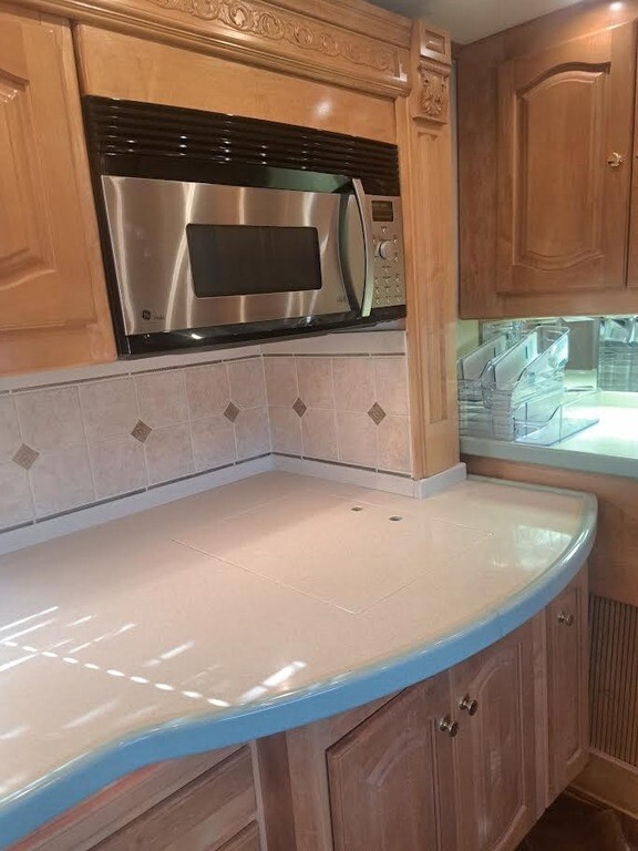 2004 Monaco Signature Motorized Class A