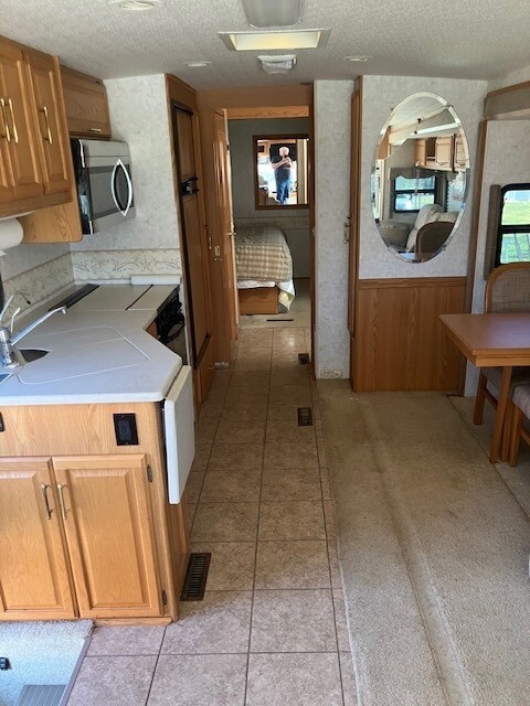 2004 Winnebago Adventurer Motorized Class A