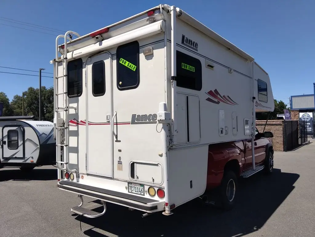 2005 Lance Lance Truck Camper