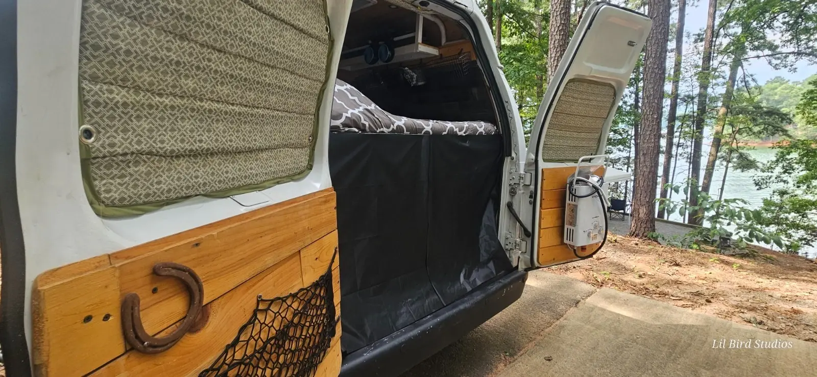 2006 Ford E250
