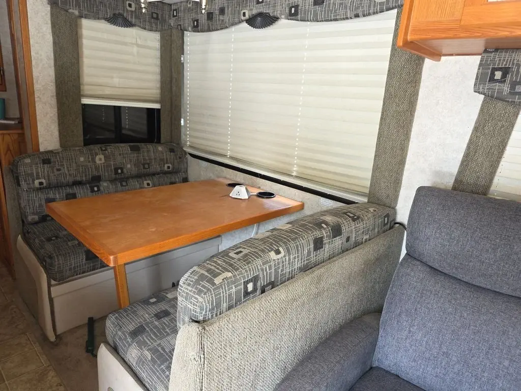2006 Gulf Stream Crescendo Class A Motorhome