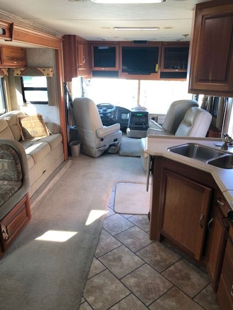 2006 National RV Dolphin Class A Motorhome