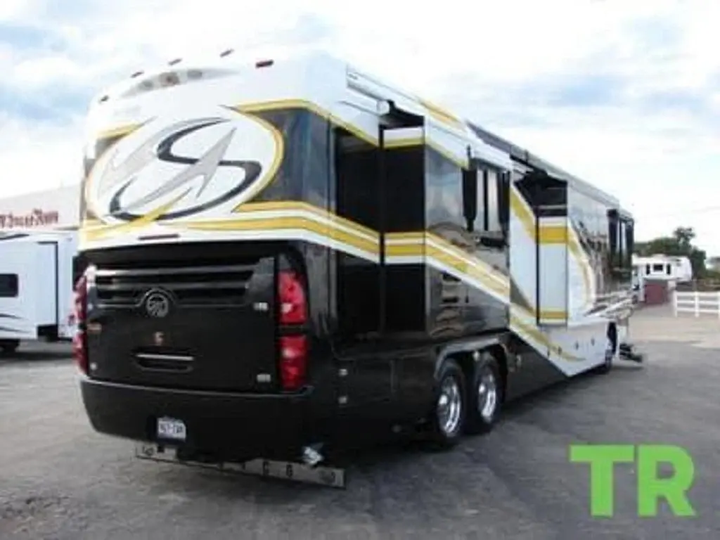 2007 Monaco Signature Motorized Class A
