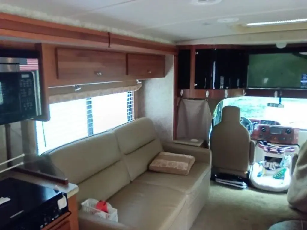 2010 Itasca Cambria Class C Motorhome
