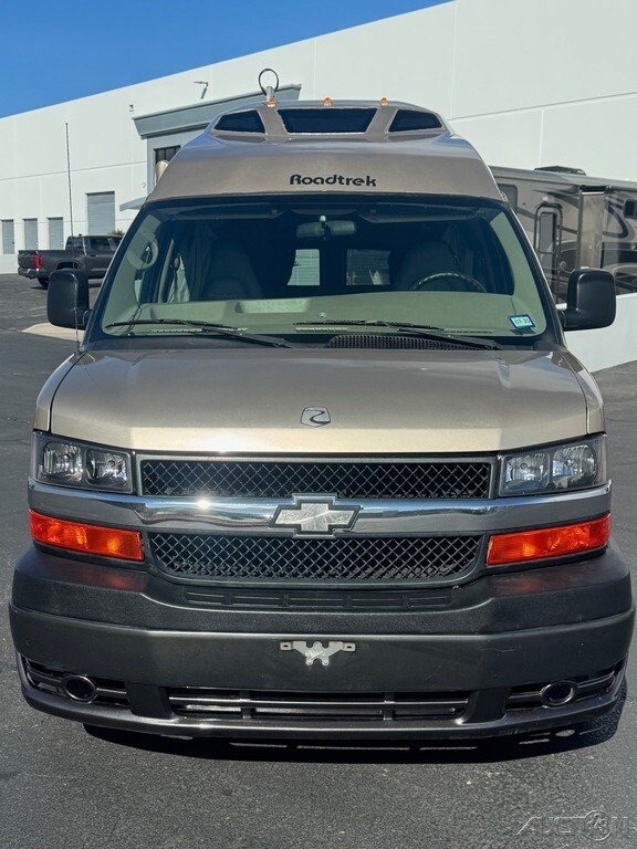 2010 Roadtrek 190 Versatile Motorized Class B