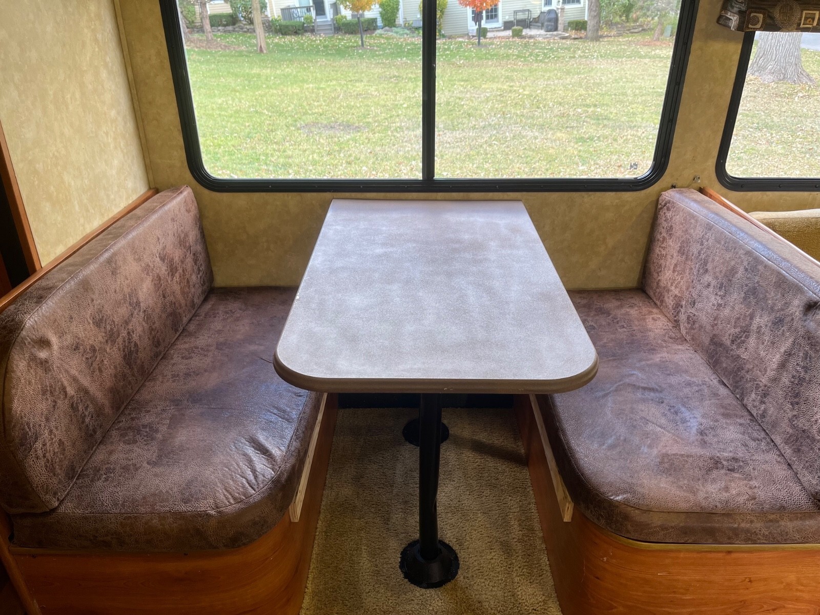 2011 Coachmen motorhome