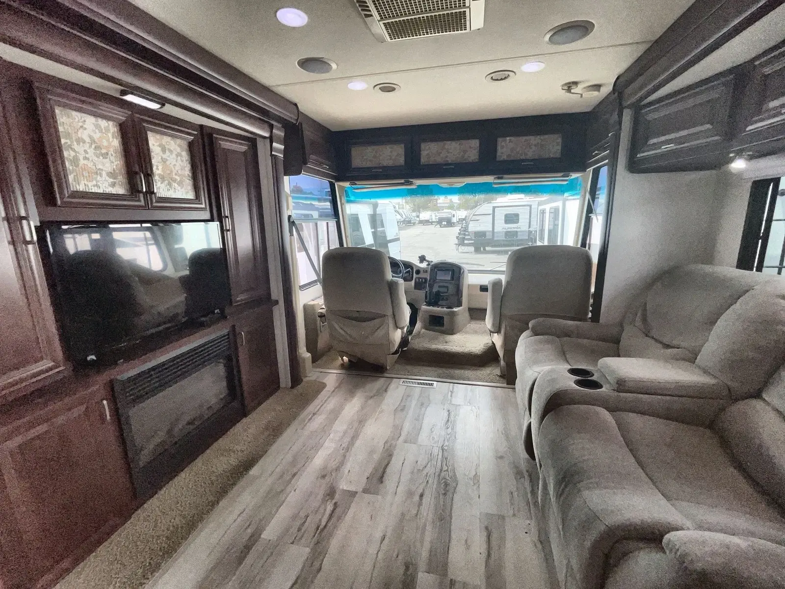 2011 Thor Motor Coach Challenger