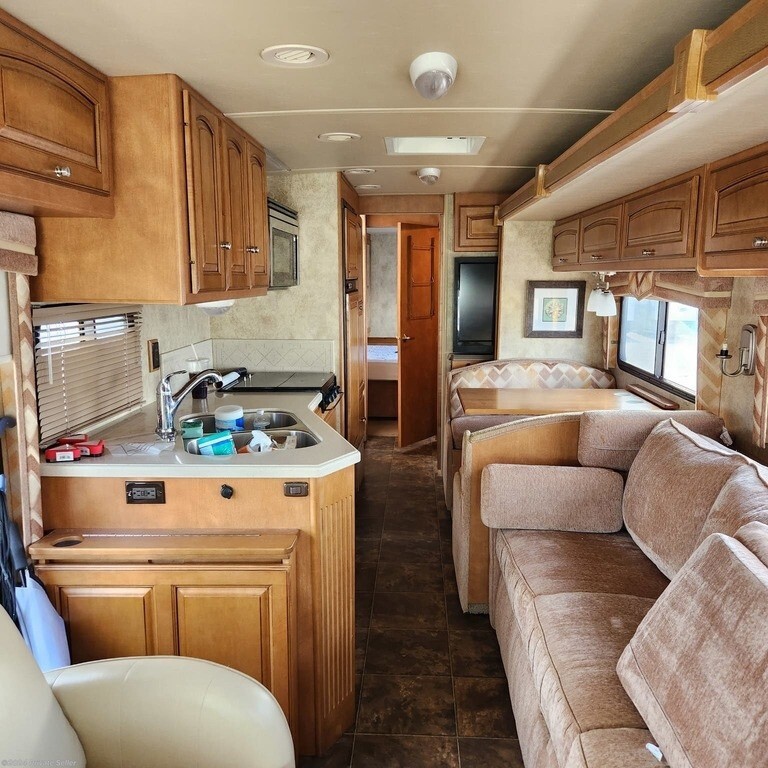 2012 Winnebago Sightseer Motorized Class A