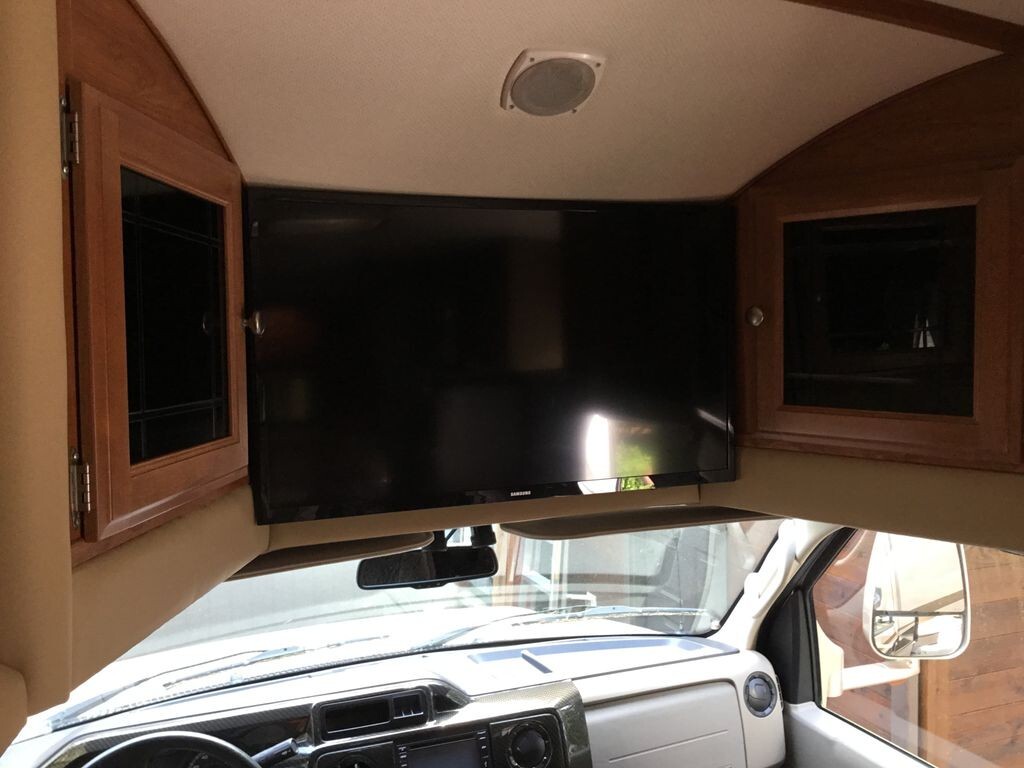 2014 Phoenix Cruiser Motorhome Class B Motorhome