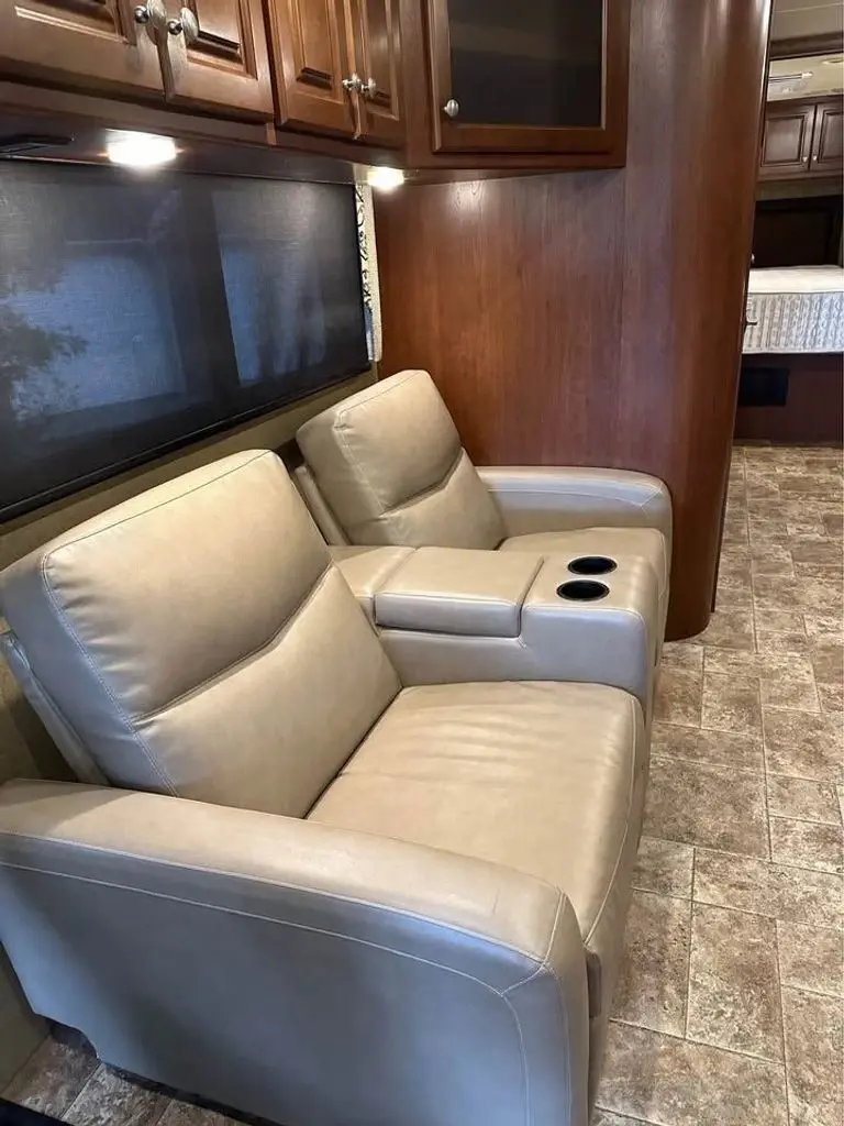 2014 Thor Motor Coach Palazzo Class A Motorhome
