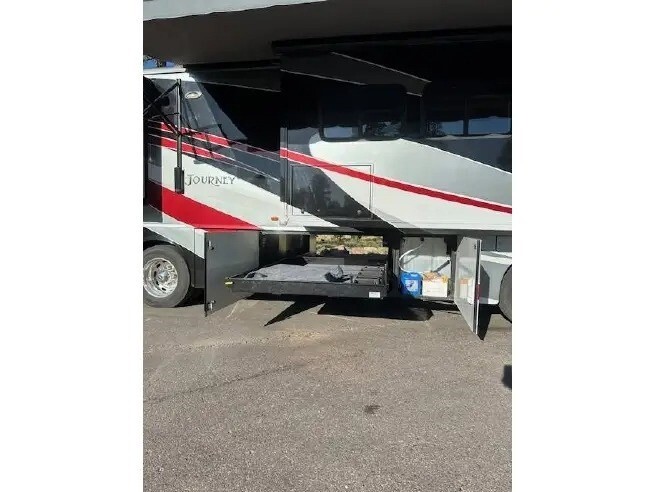 2014 Winnebago Journey Motorized Class A