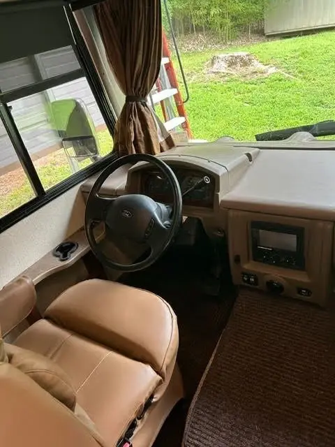 2015 Fleetwood Bounder Classic Motorized Class A