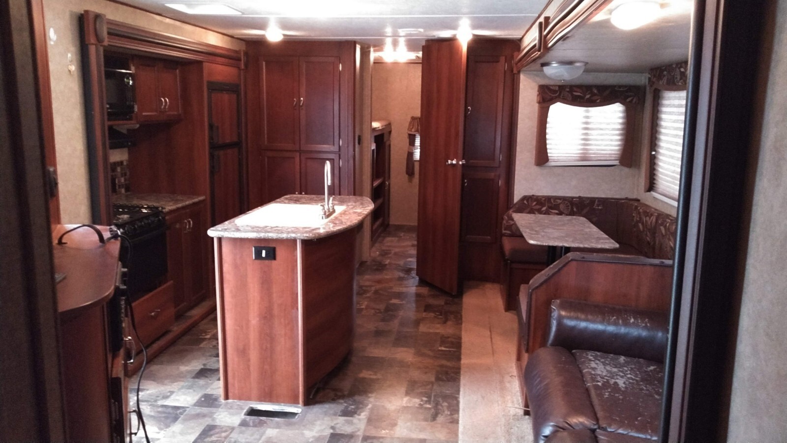 2015 PRIME TIME Freedom Express Ultra-Lite Travel Trailer