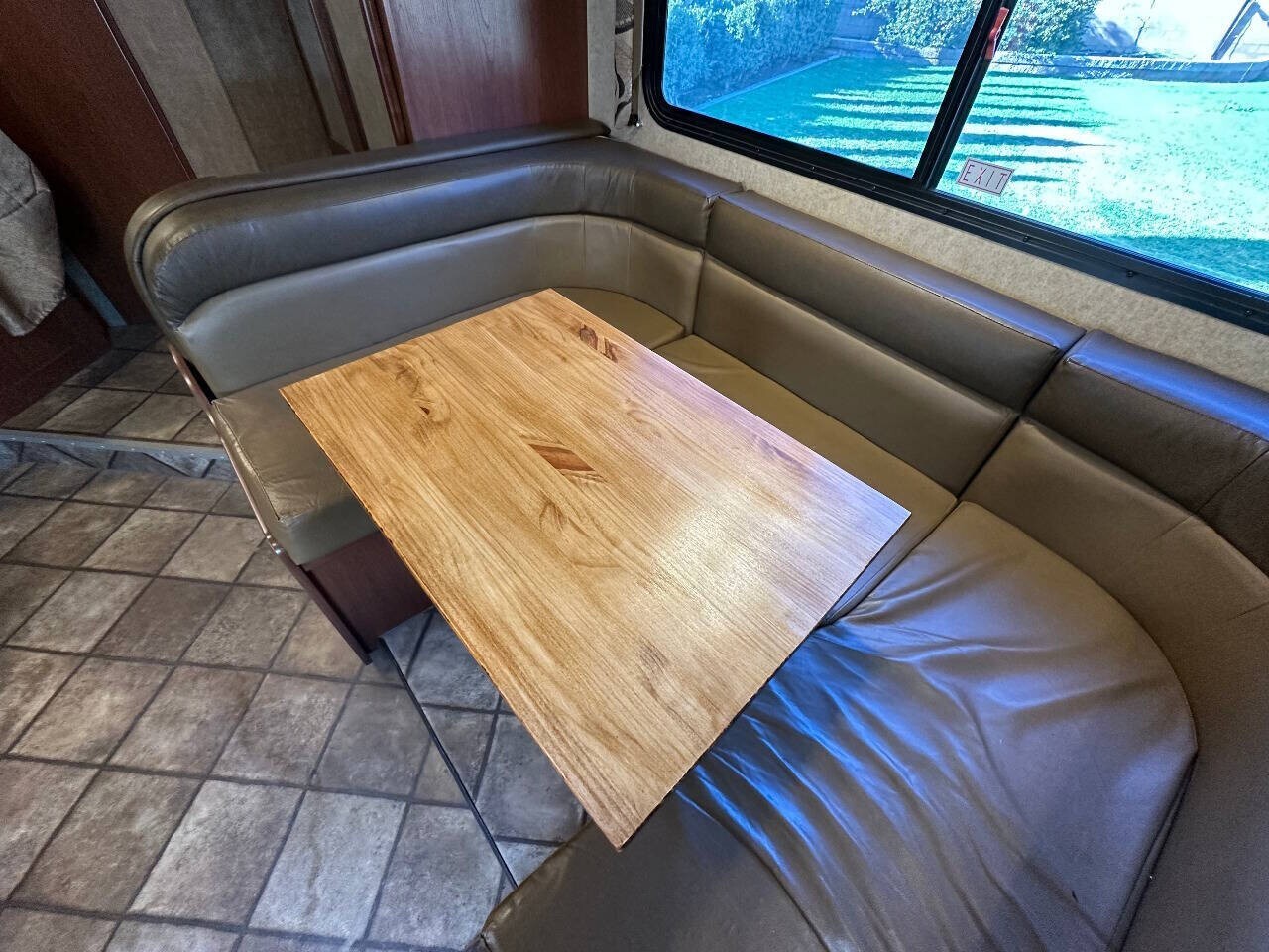 2015 Beige Thor Motor Coach Four Winds RVs & Campers