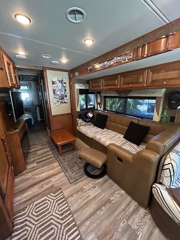 2015 Tiffin Motorhomes Allegro Motorized Class A