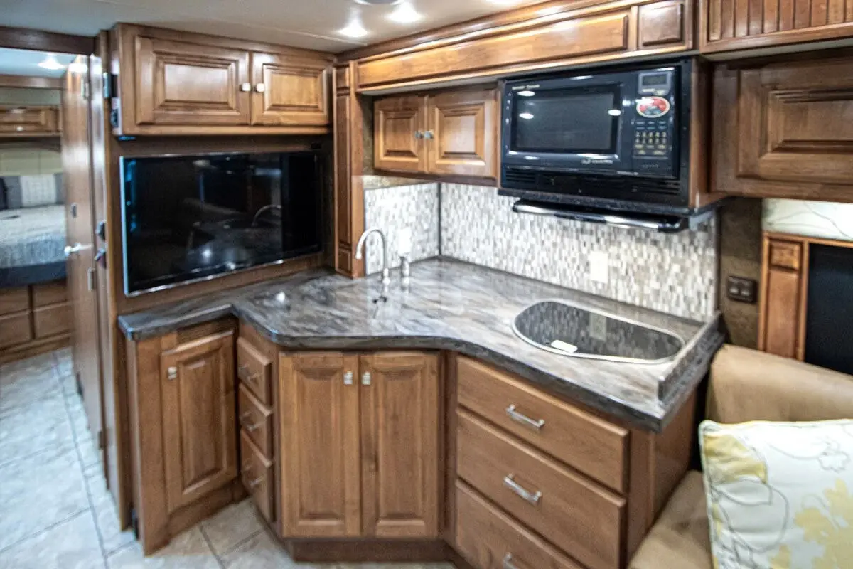 2015 Tiffin Motorhomes Allegro Breeze