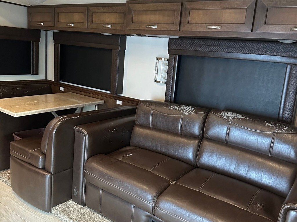 2016 Haulmark Edge Toterhome