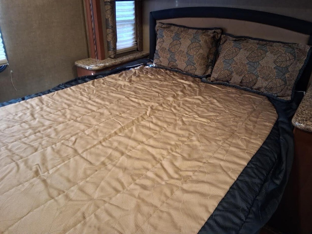 2016 Thor Motor Coach Freedom Elite Motorized Class C