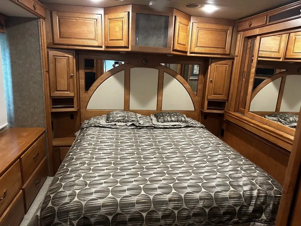 2016 Winnebago Meridian Motorized Class A