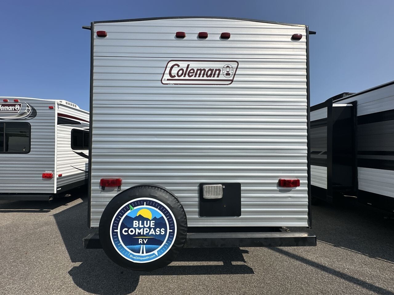 2017 Dutchmen COLEMAN LANTERN SERIES