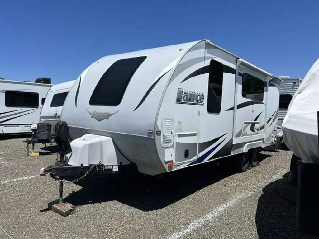 2017 Lance Travel Trailer Travel Trailer