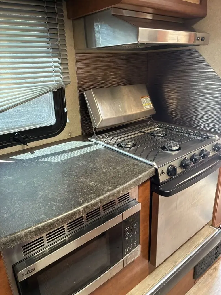 2017 Lance Travel Trailer Travel Trailer
