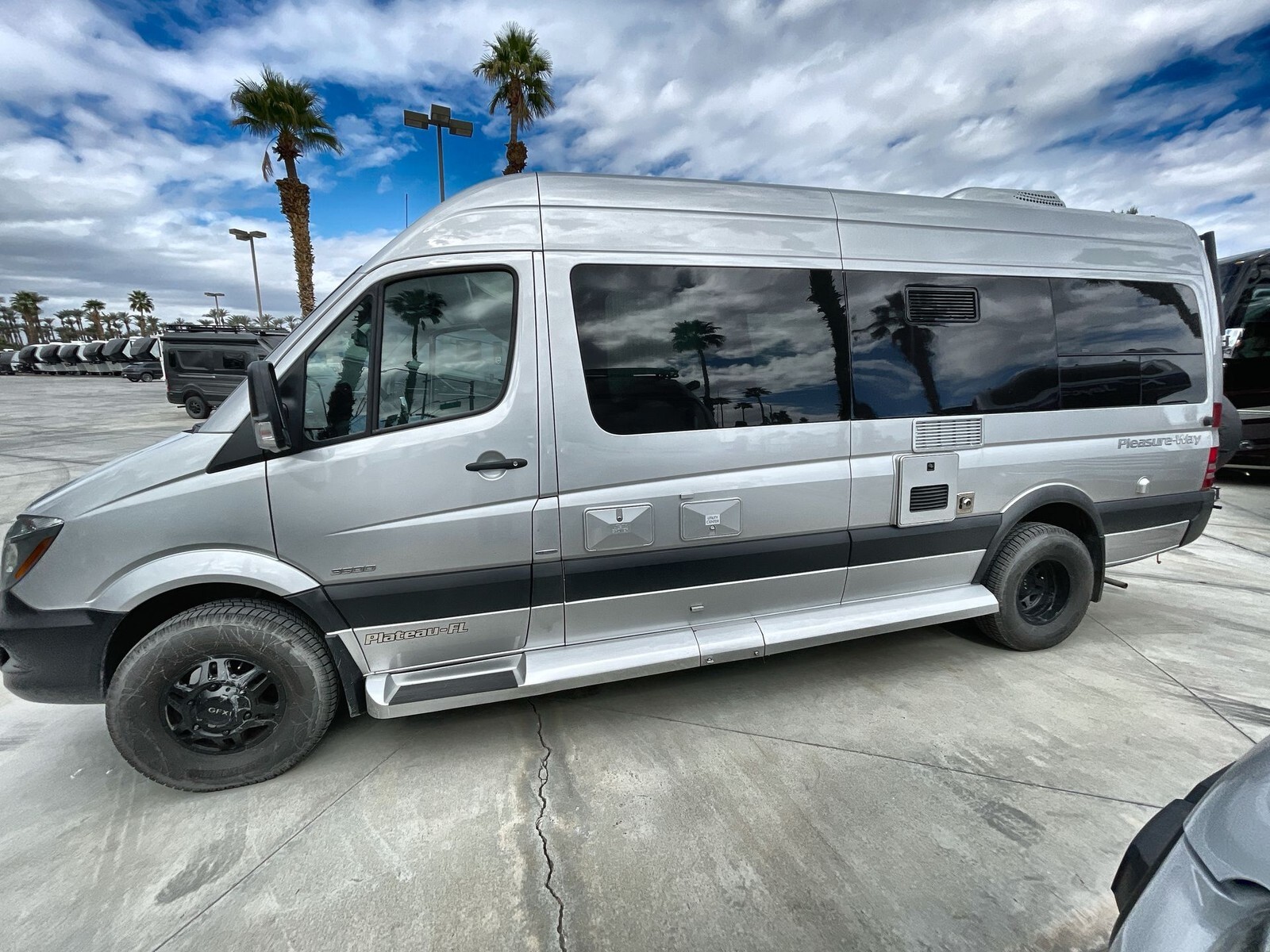 2017 Pleasure-Way Plateau