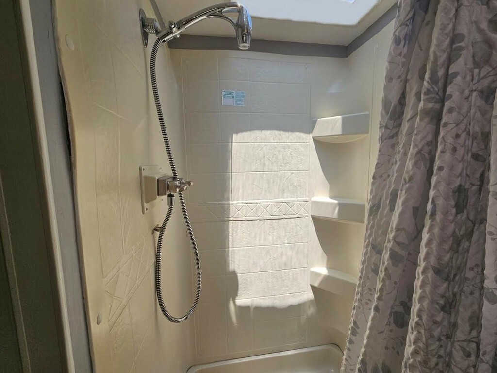 2017 Thor Motor Coach Axis RUV Motorized Class A