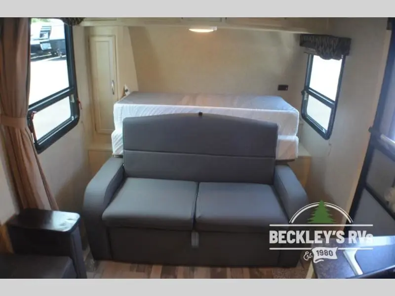 2017 Winnebago Micro Minnie Travel Trailer