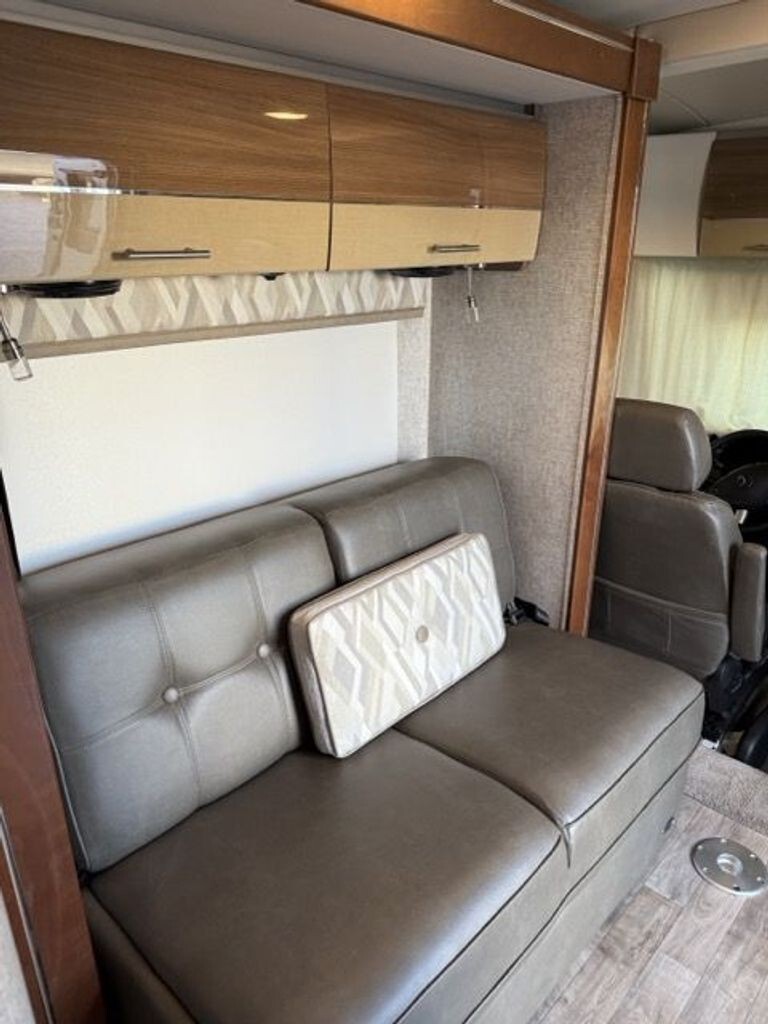 2017 Winnebago Via Class A Motorhome