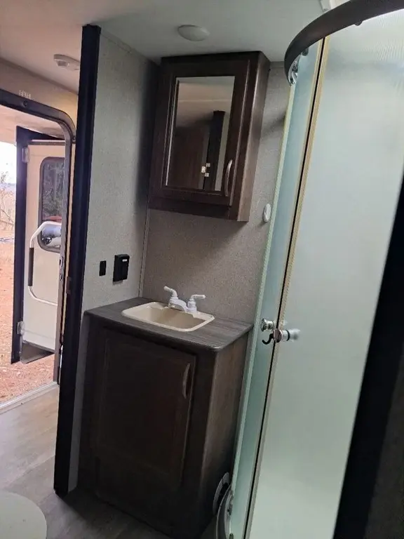 2018 Dutchmen Coleman Lantern Travel Trailer