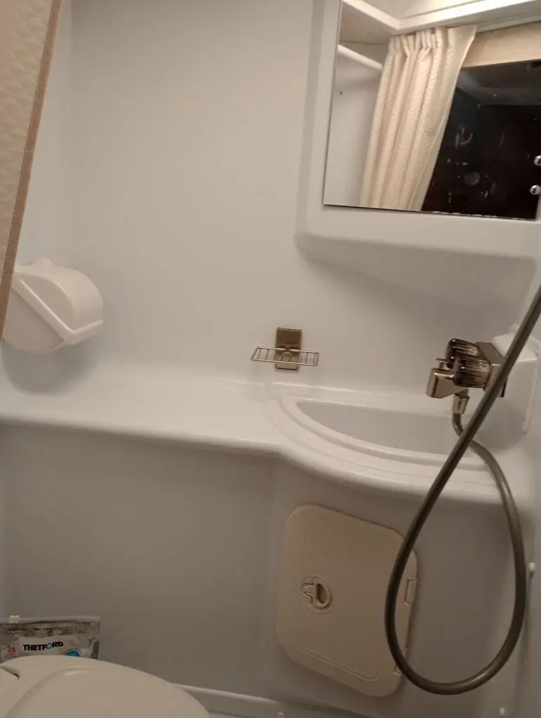 2018 Lance Truck Camper Truck Camper