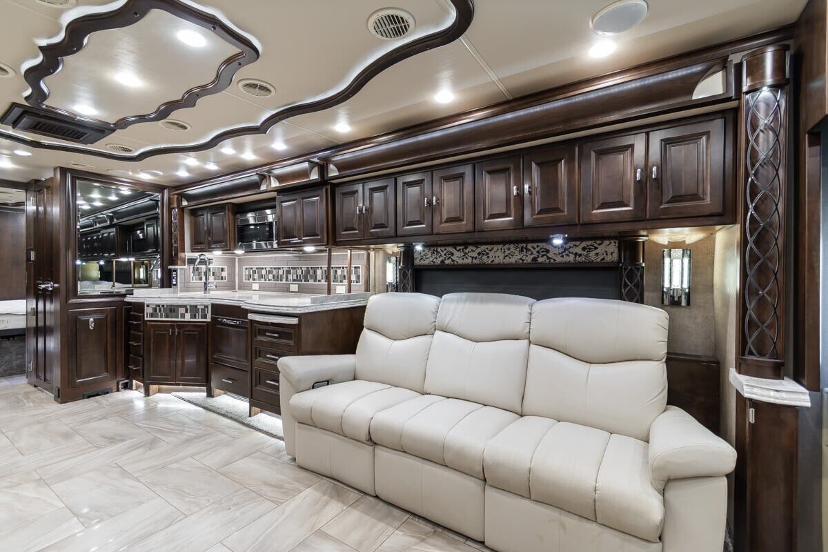 2018 Tiffin Motorhomes Allegro Bus