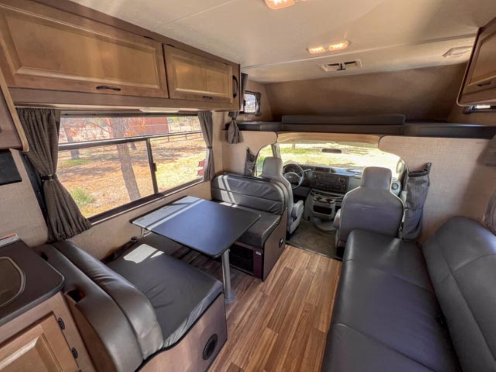 2019 Four Winds Motor Coach