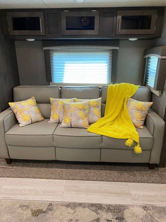 2019 Forest River Rockwood Ultra Lite FW Fifth Wheel