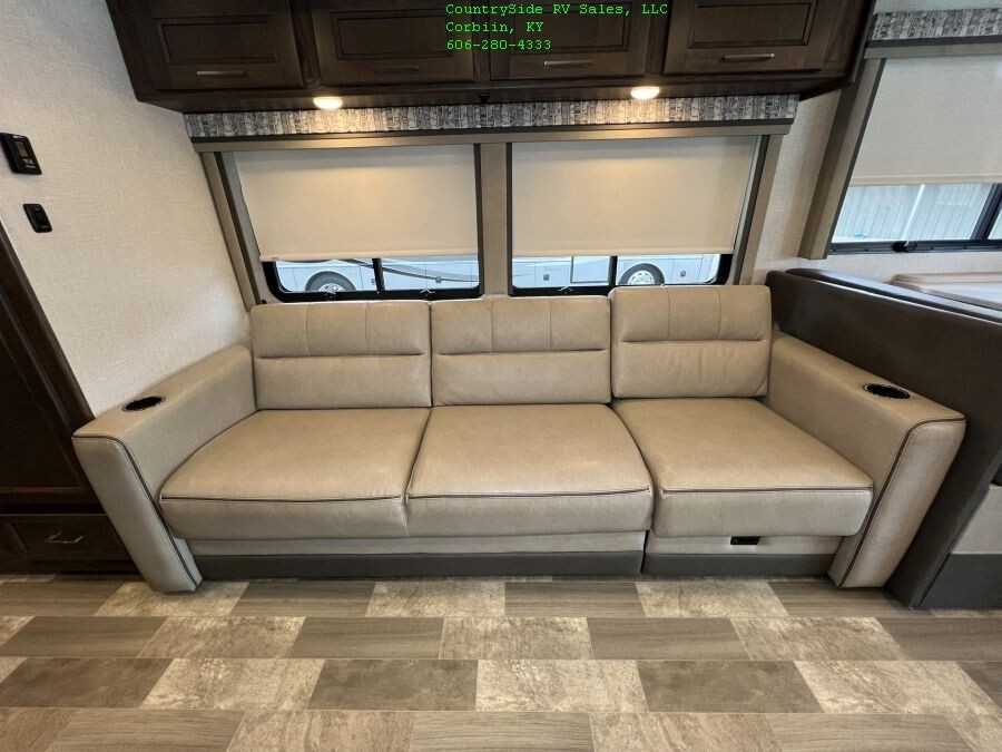 2020 Coachmen Mirada 32SS Motor Home