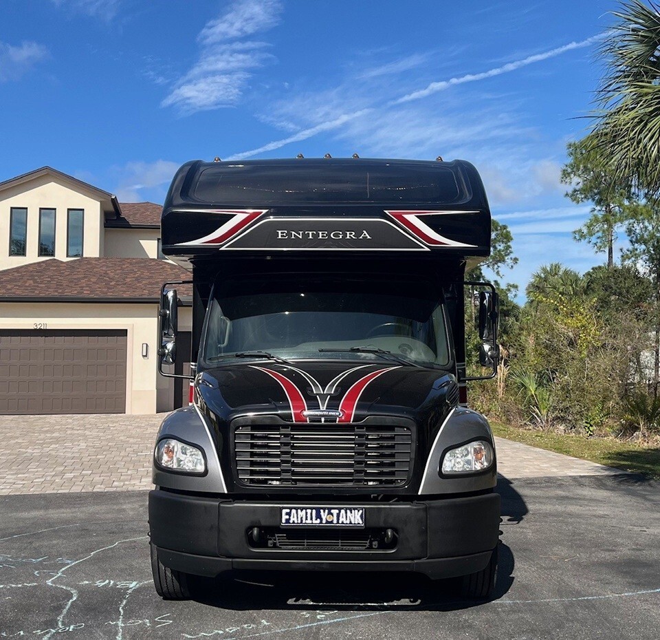 2020 Entegra ACCOLADE 37L SUPER C