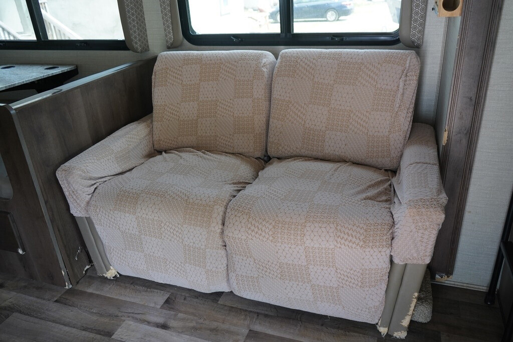 2020 White Jayco Greyhawk Motorized Class C