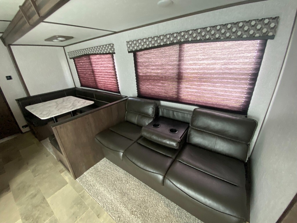 2021 Dutchmen Coleman Lantern Travel Trailer