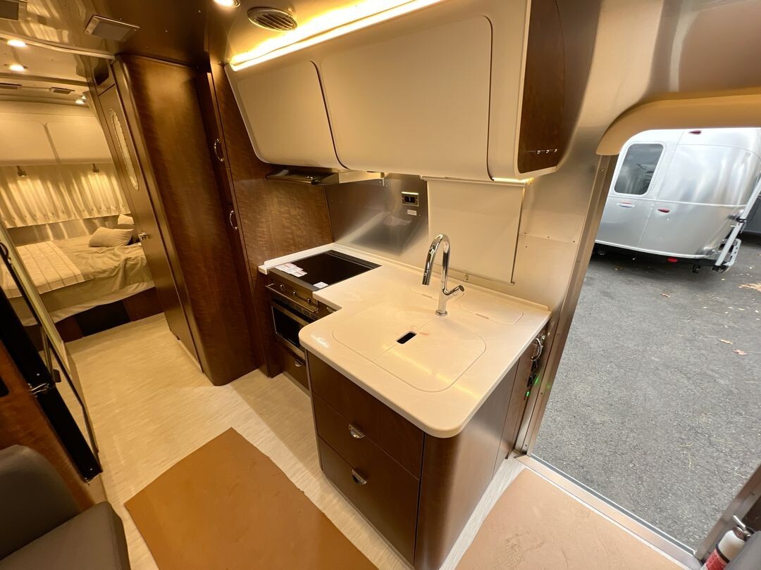 2022 Airstream Globetrotter