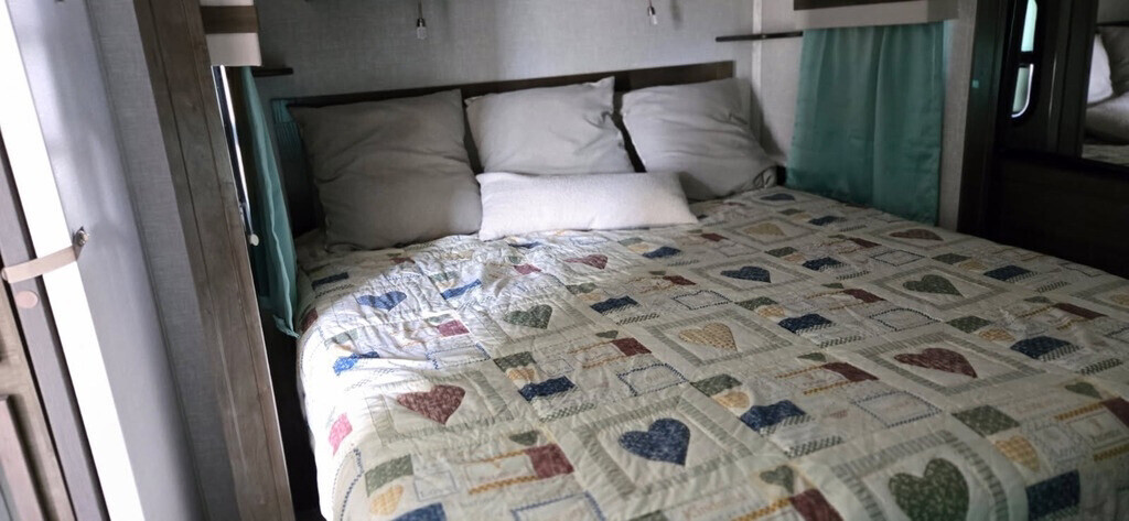 2022 Forest River Rockwood Signature Travel Trailer