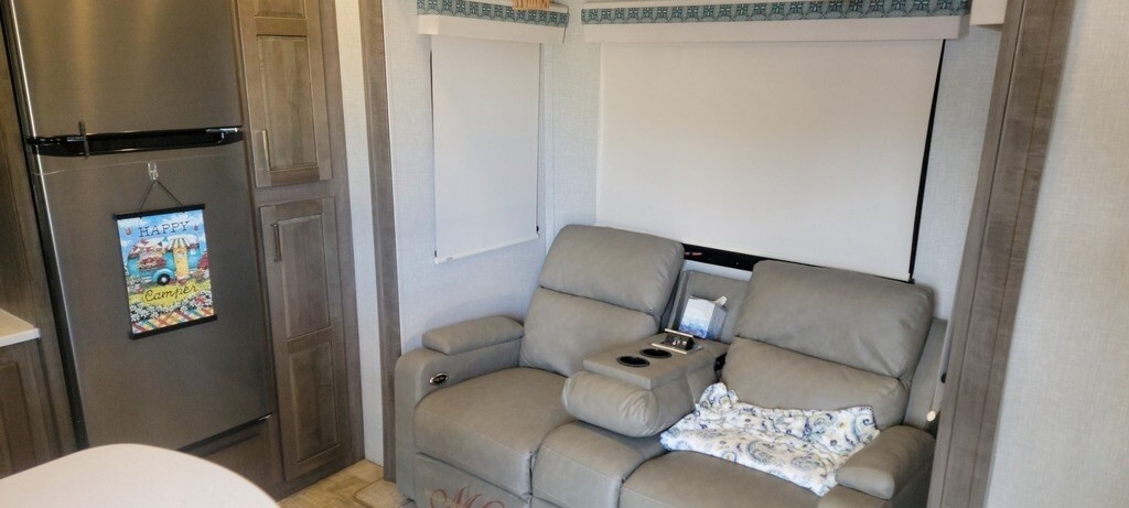 2022 Forest River Rockwood Ultra Lite FW Fifth Wheel