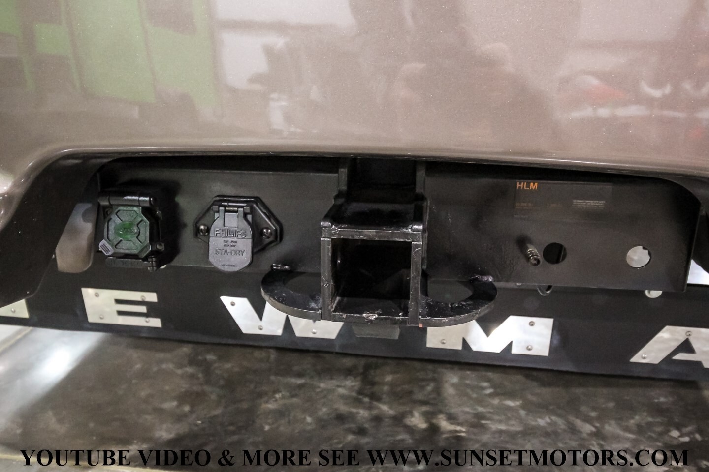 2022 WHITE NEWMAR SUPERSTAR