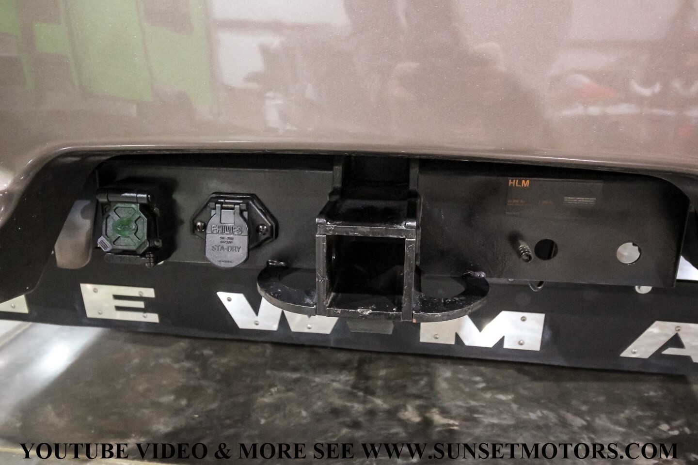 2022 White NEWMAR SUPERSTAR --